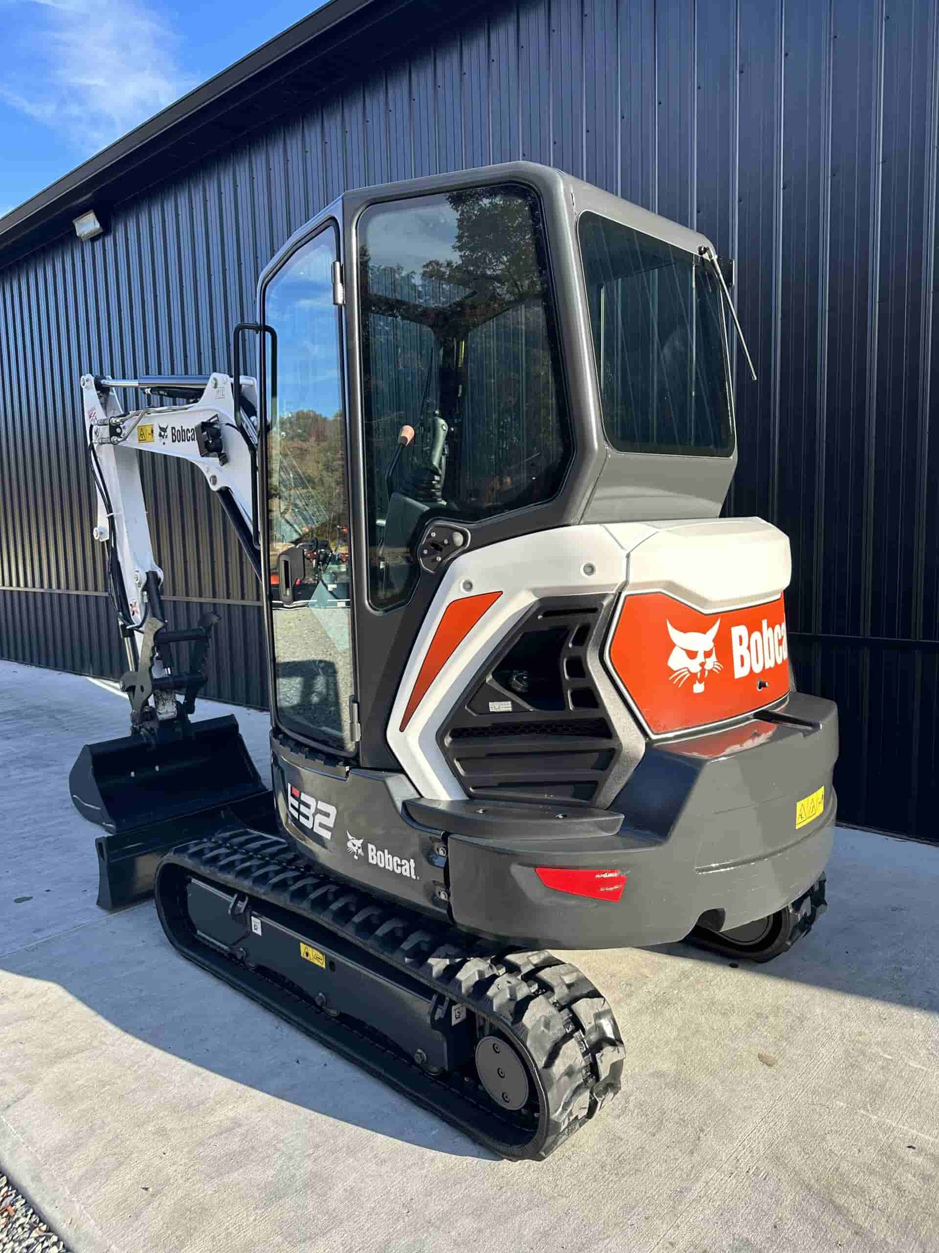 2020 BOBCAT E32i
